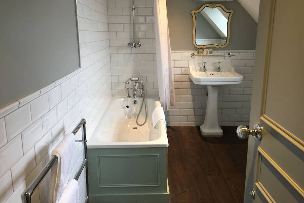 Photo of Bathroom in Chiddingstone Hoath