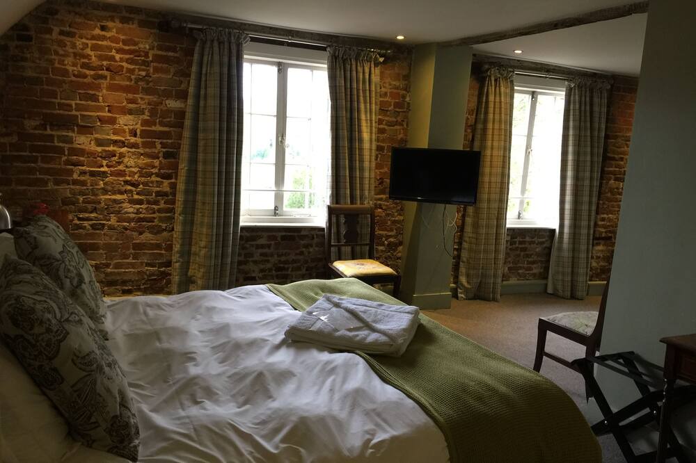 Photo of Bedroom in Chiddingstone Hoath