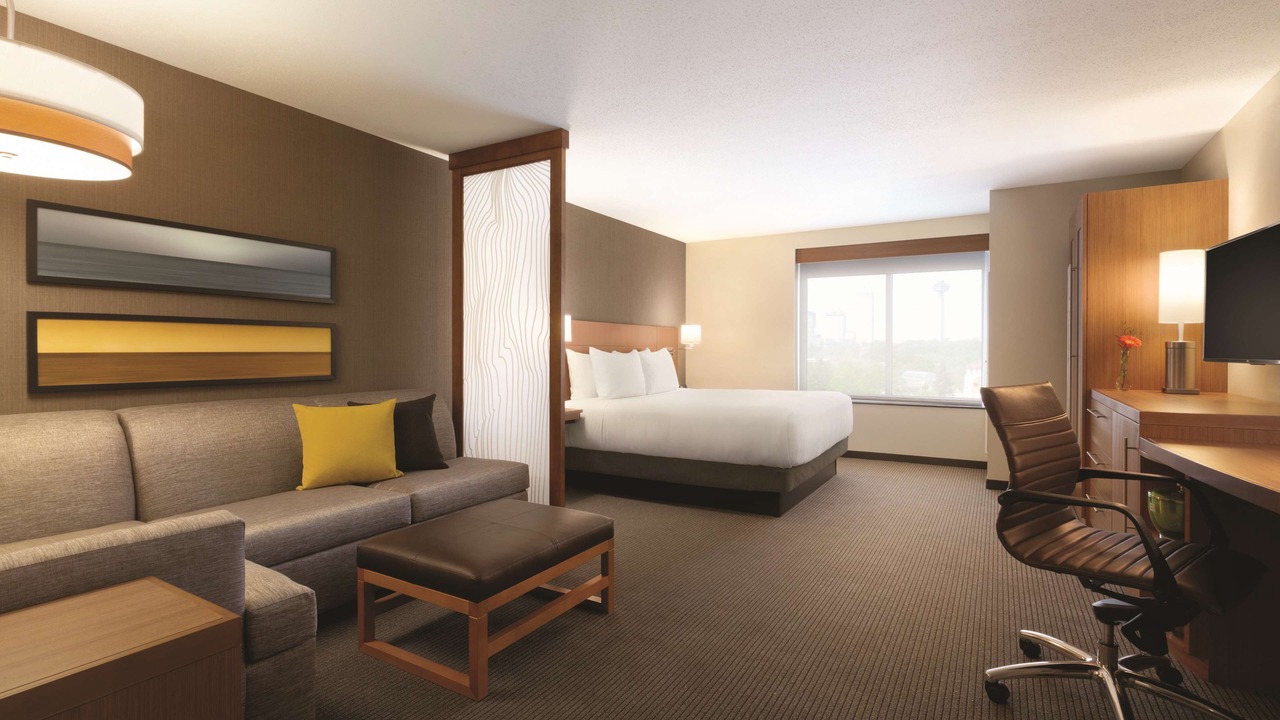 Photo of Bedroom in Downtown Niagara Falls