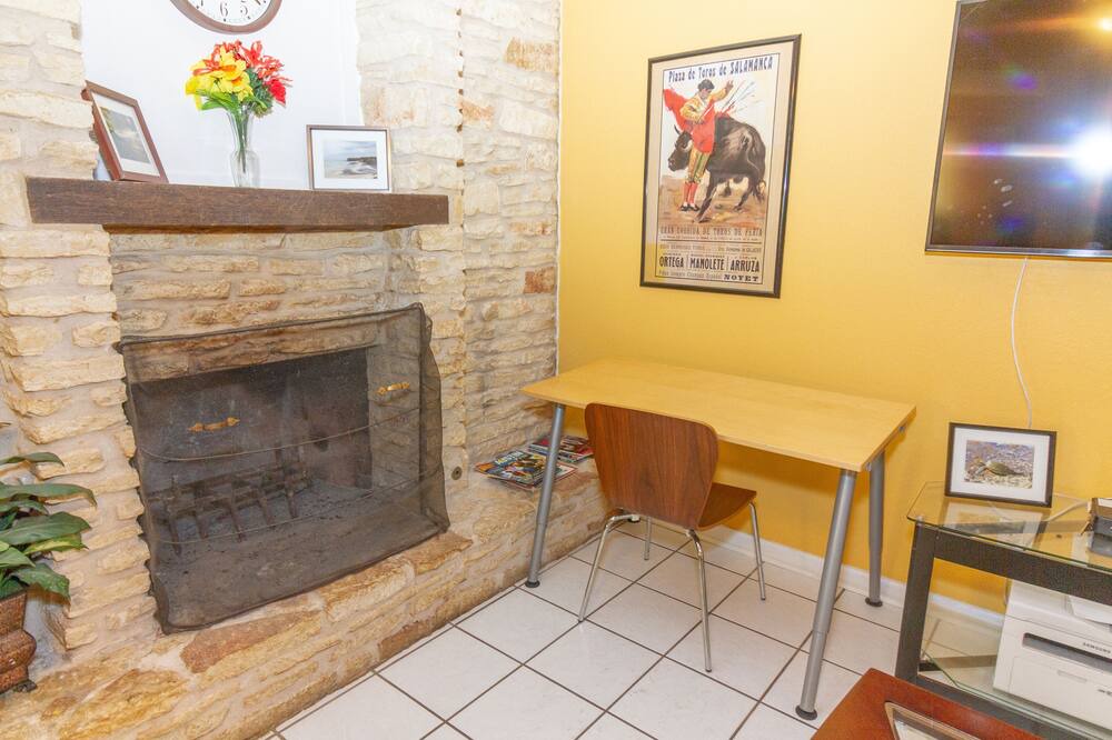 Photo of Livingroom in Brushy Creek