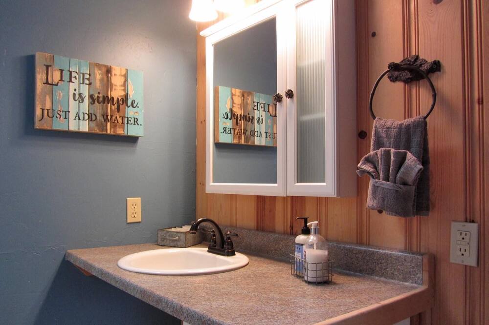 Photo of Bathroom in Deschutes River Woods