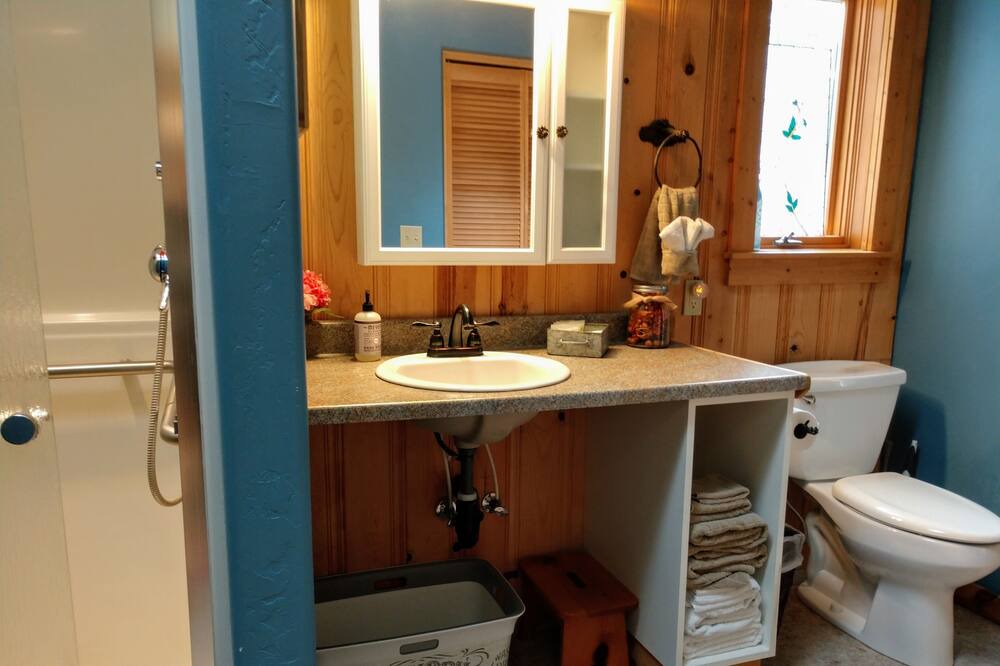 Photo of Bathroom in Deschutes River Woods