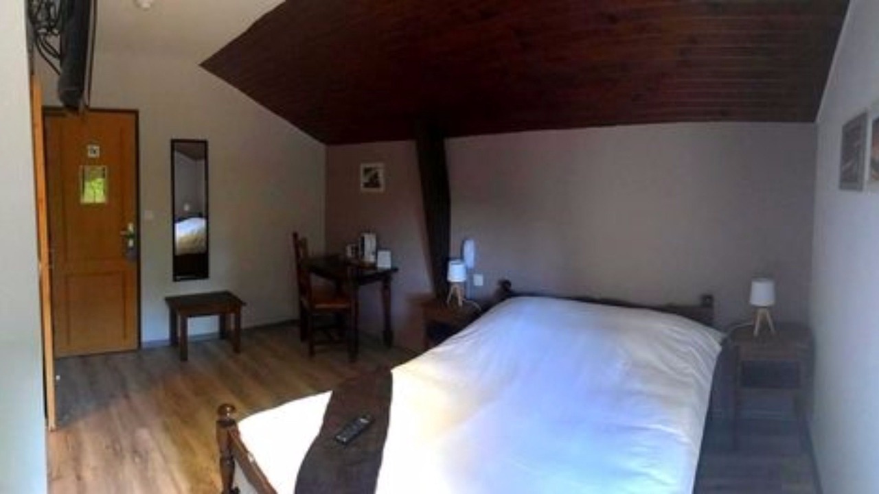 Photo of Bedroom in Issoncourt
