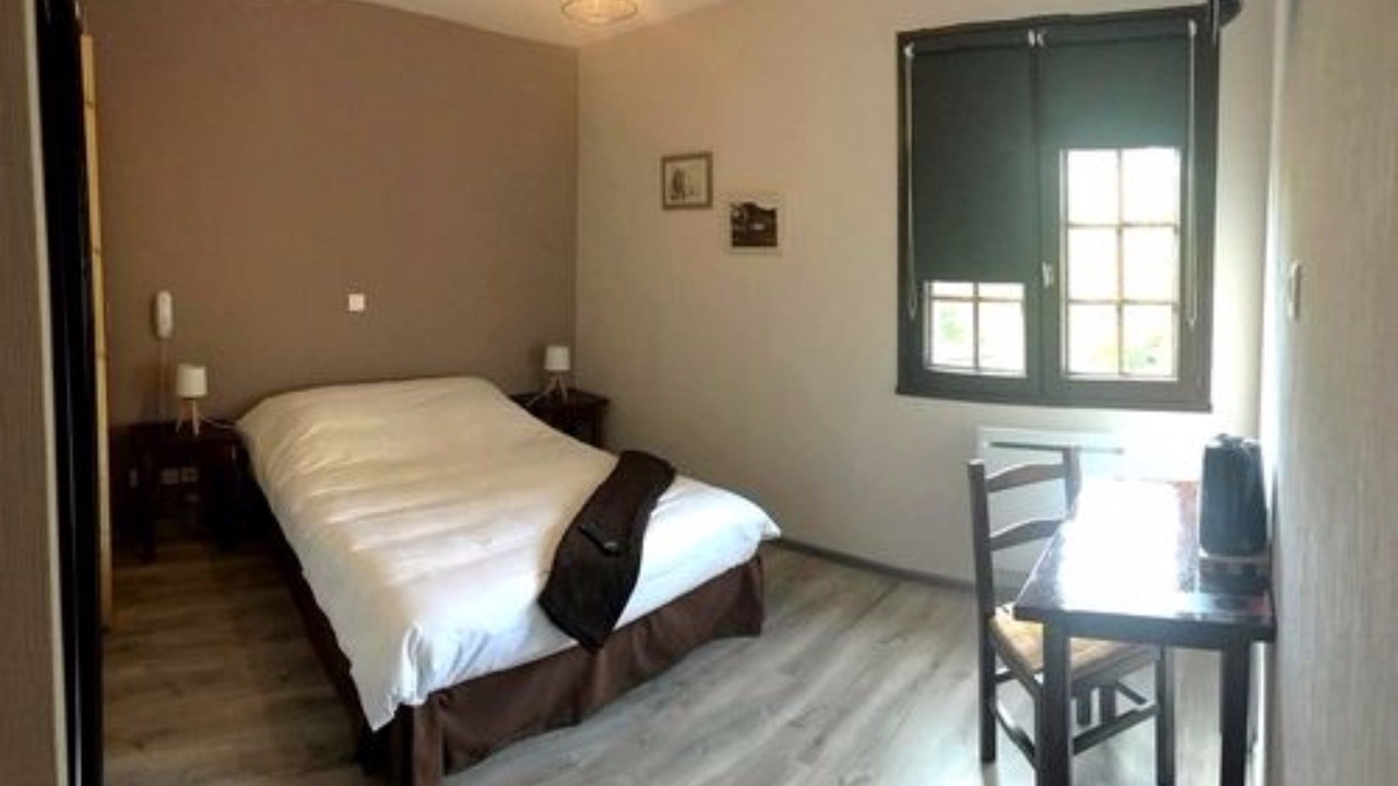 Photo of Bedroom in Issoncourt