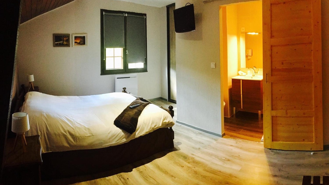 Photo of Bedroom in Issoncourt