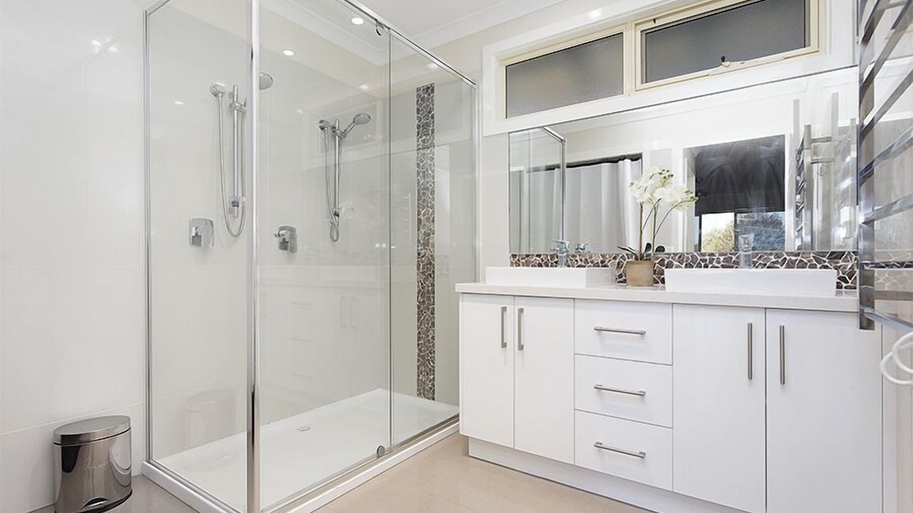 Photo of Bathroom in Emerald