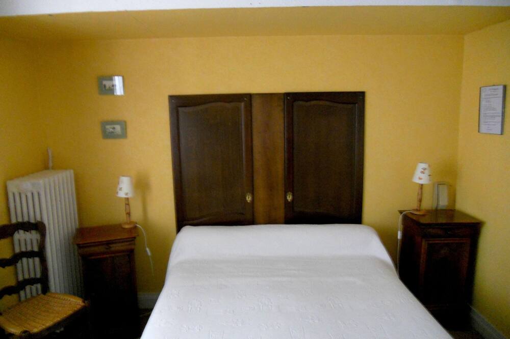 Photo of Bedroom in Brinon-sur-Sauldre