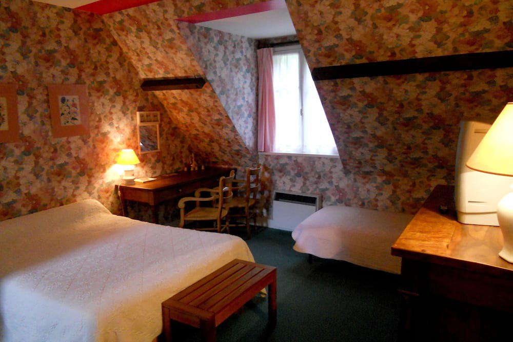 Photo of Bedroom in Brinon-sur-Sauldre