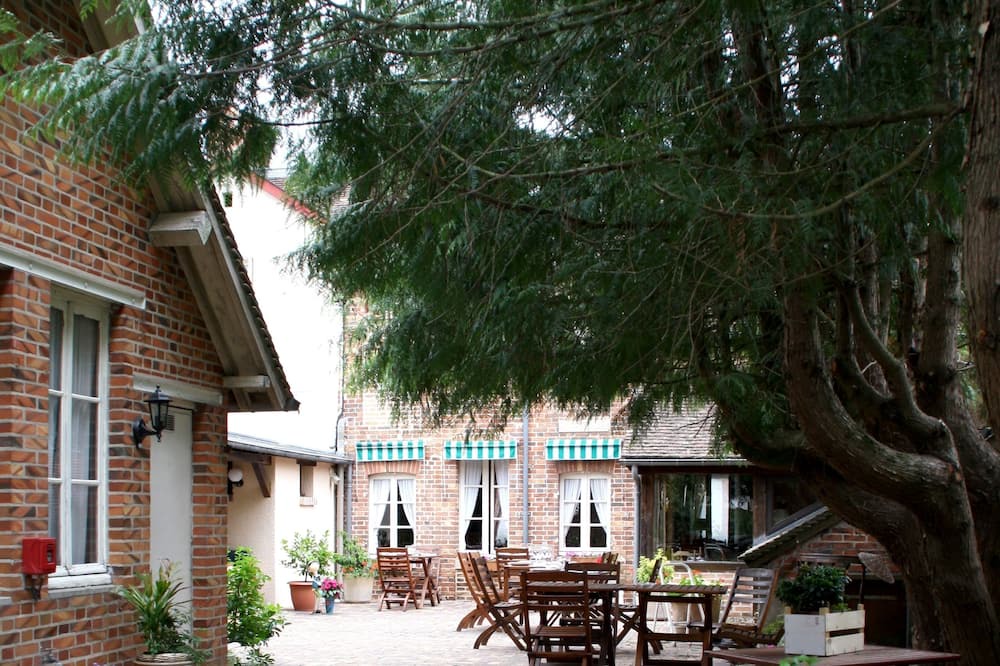 Photo of Patio Balcony in Brinon-sur-Sauldre