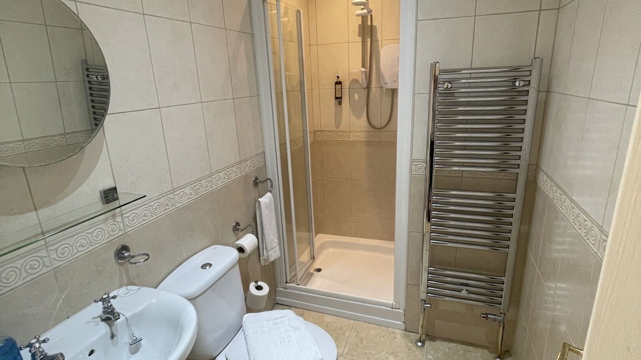 Photo of Bathroom in Gatwick