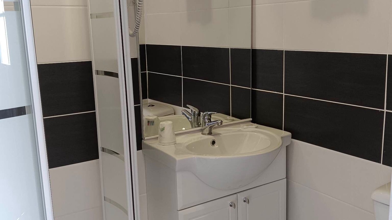 Photo of Bathroom in Mareuil-Sur-Lay-Dissais