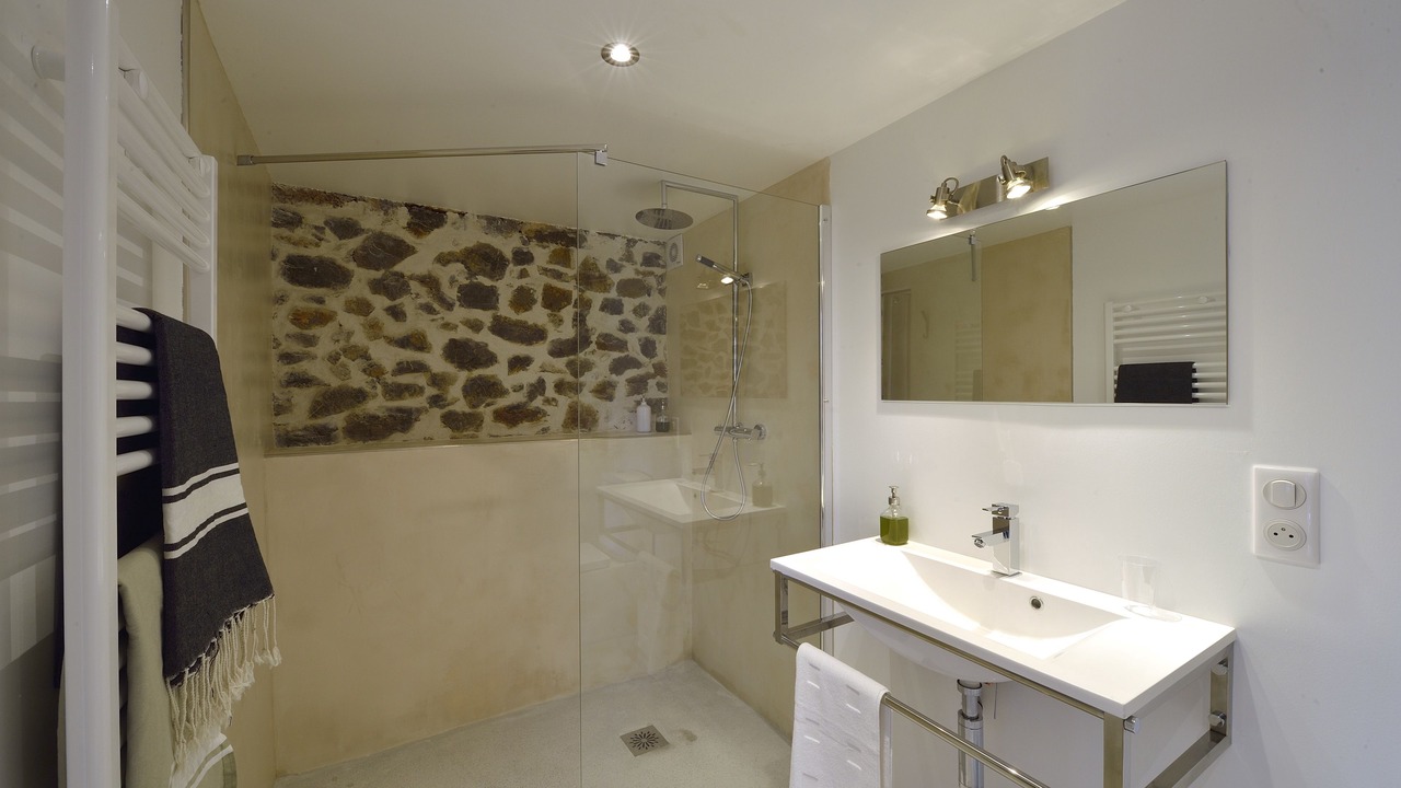 Photo of Bathroom in Riou - Petit Juas - Av de Grasse