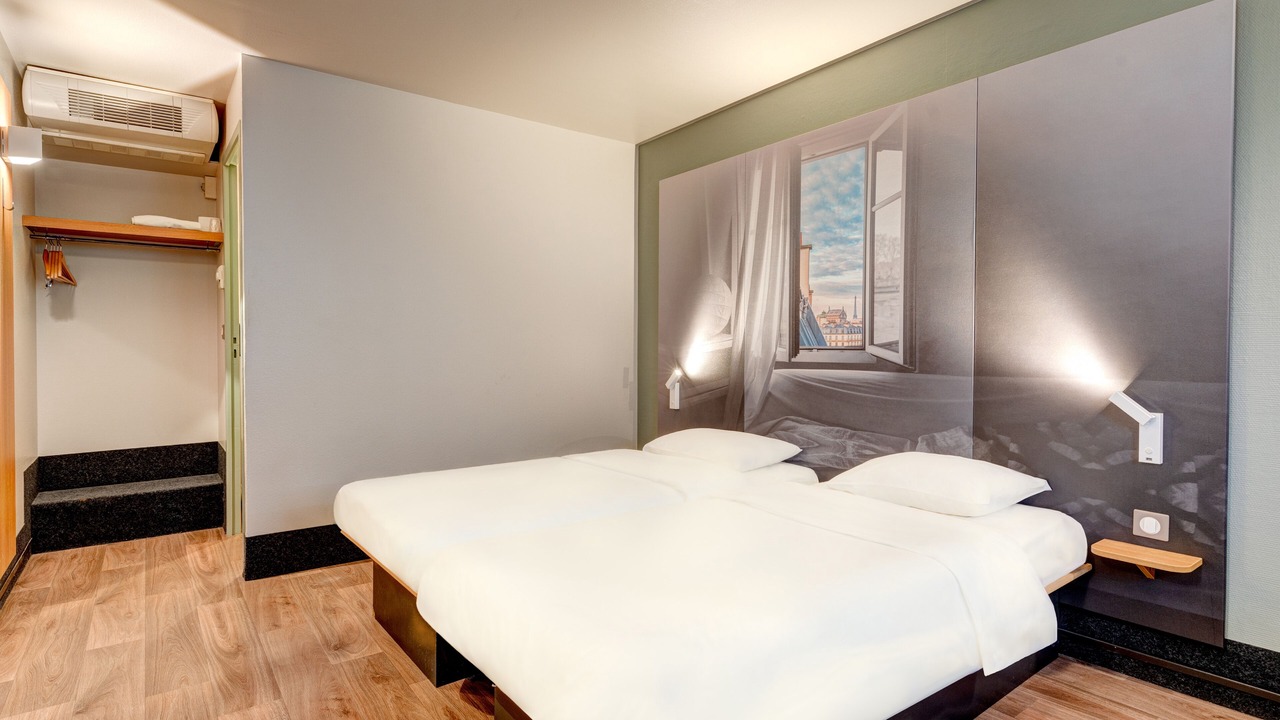 Photo of Bedroom in Louveciennes