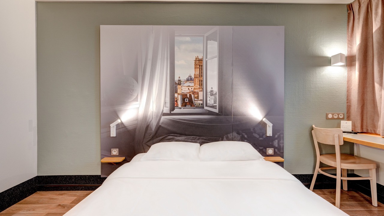 Photo of Bedroom in Louveciennes