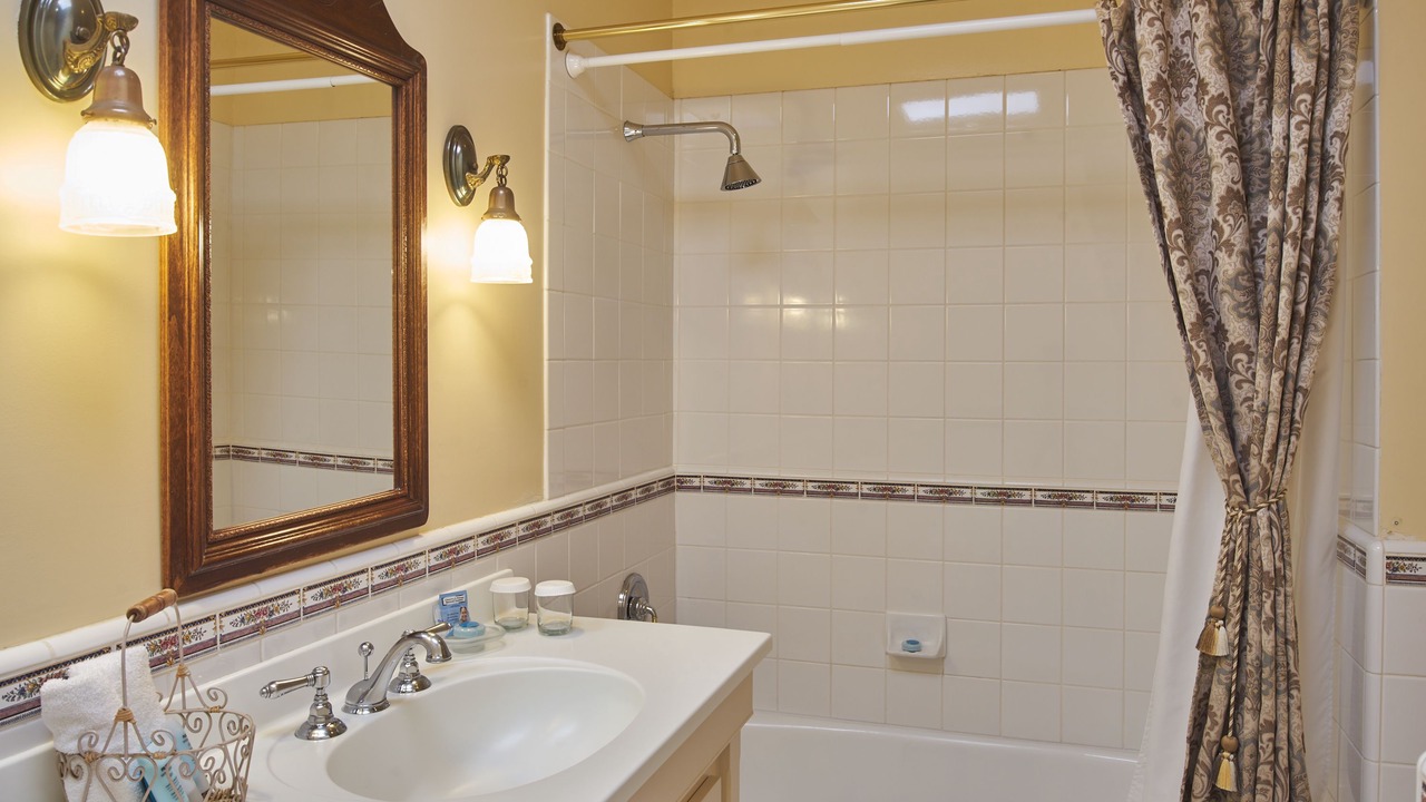 Photo of Bathroom in Point Richmond