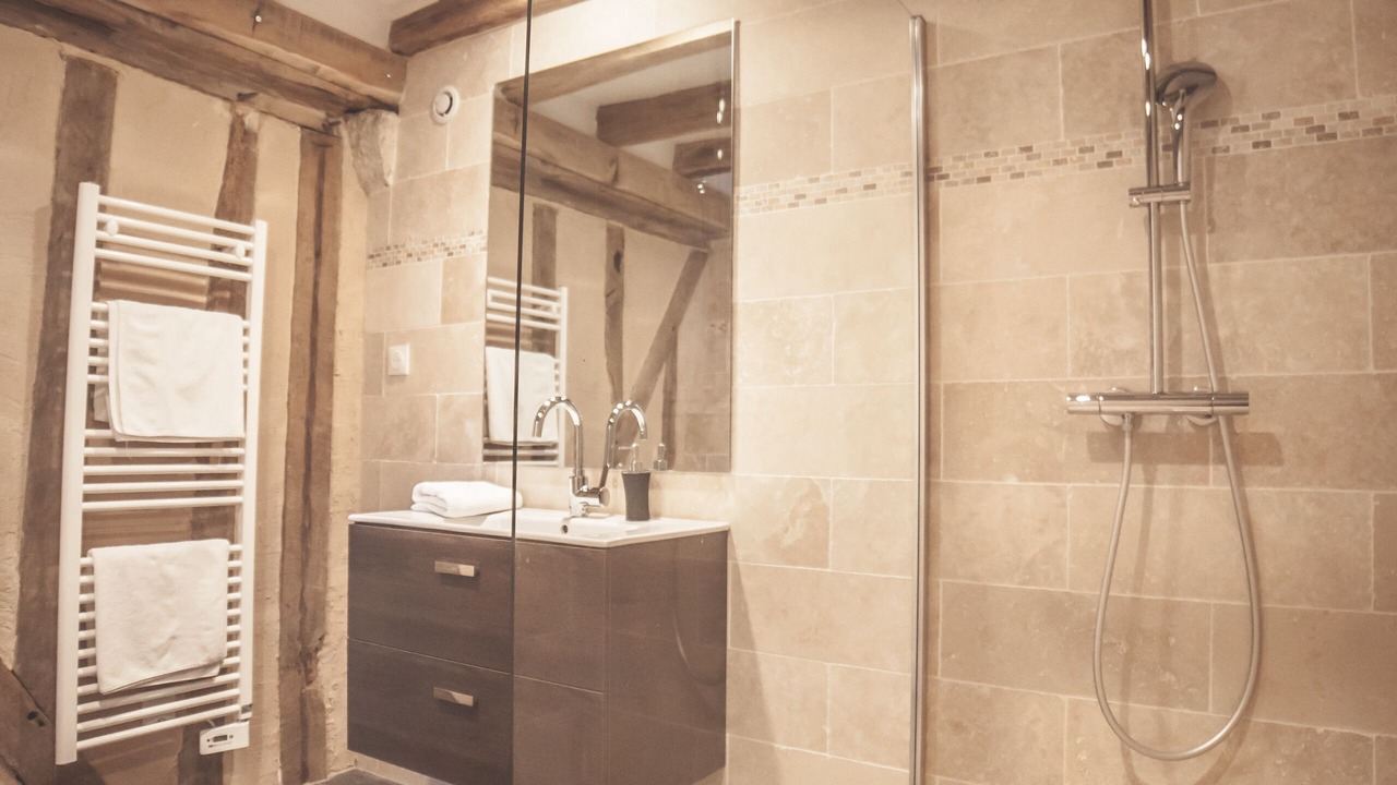 Photo of Bathroom in Thenioux