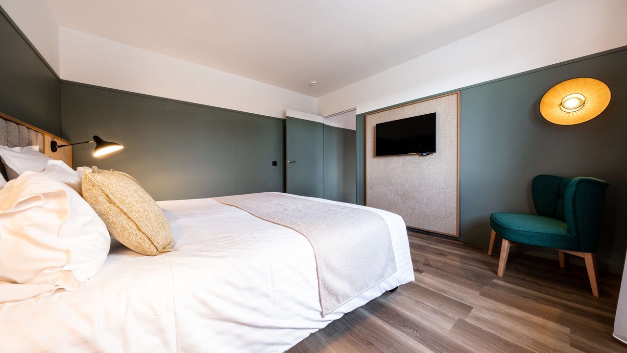 Photo of Bedroom in Saulx-les-Chartreux