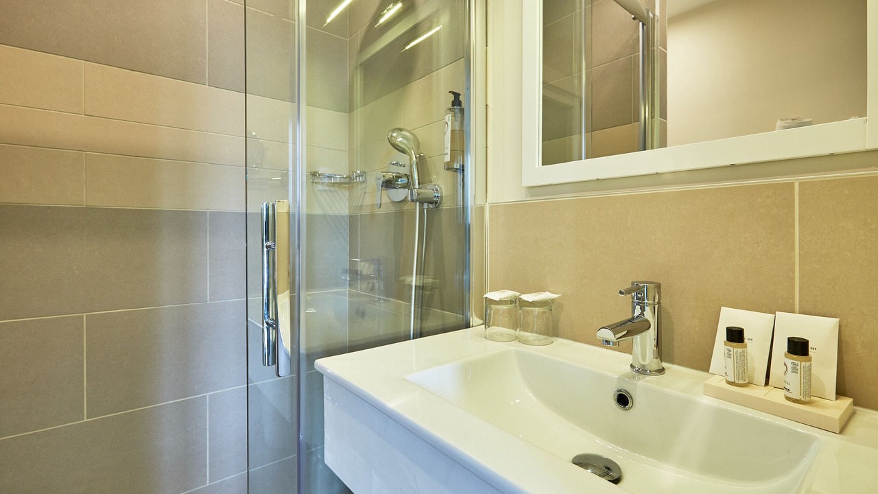 Photo of Bathroom in Tracy-sur-Mer