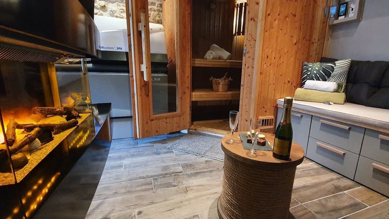 Photo of Bedroom in Deauville City Centre