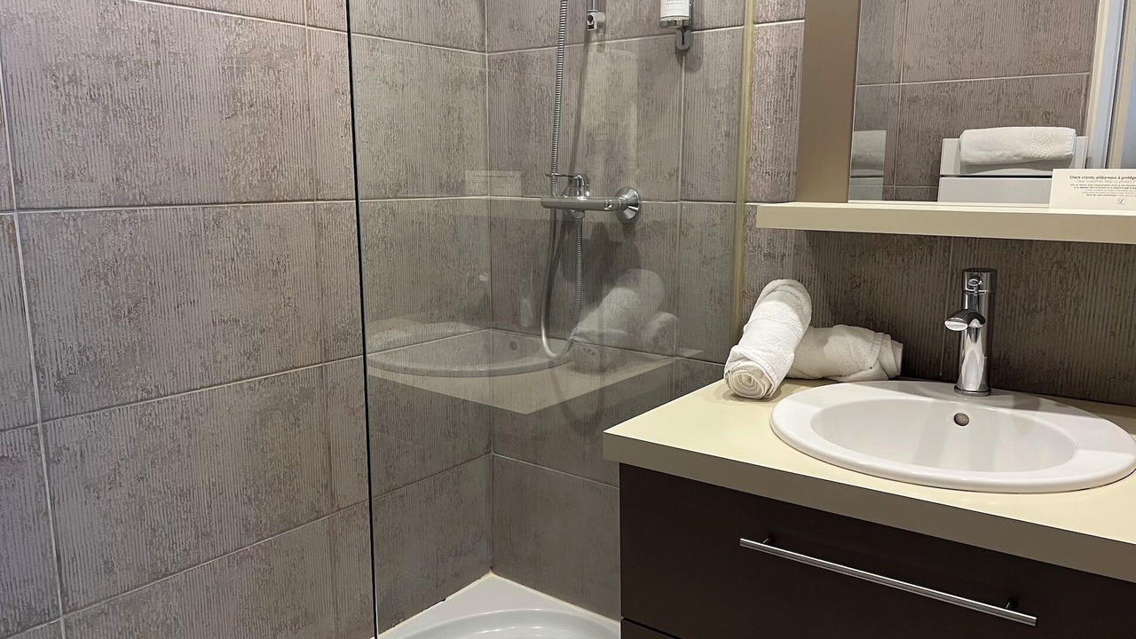 Photo of Bathroom in Deauville City Centre