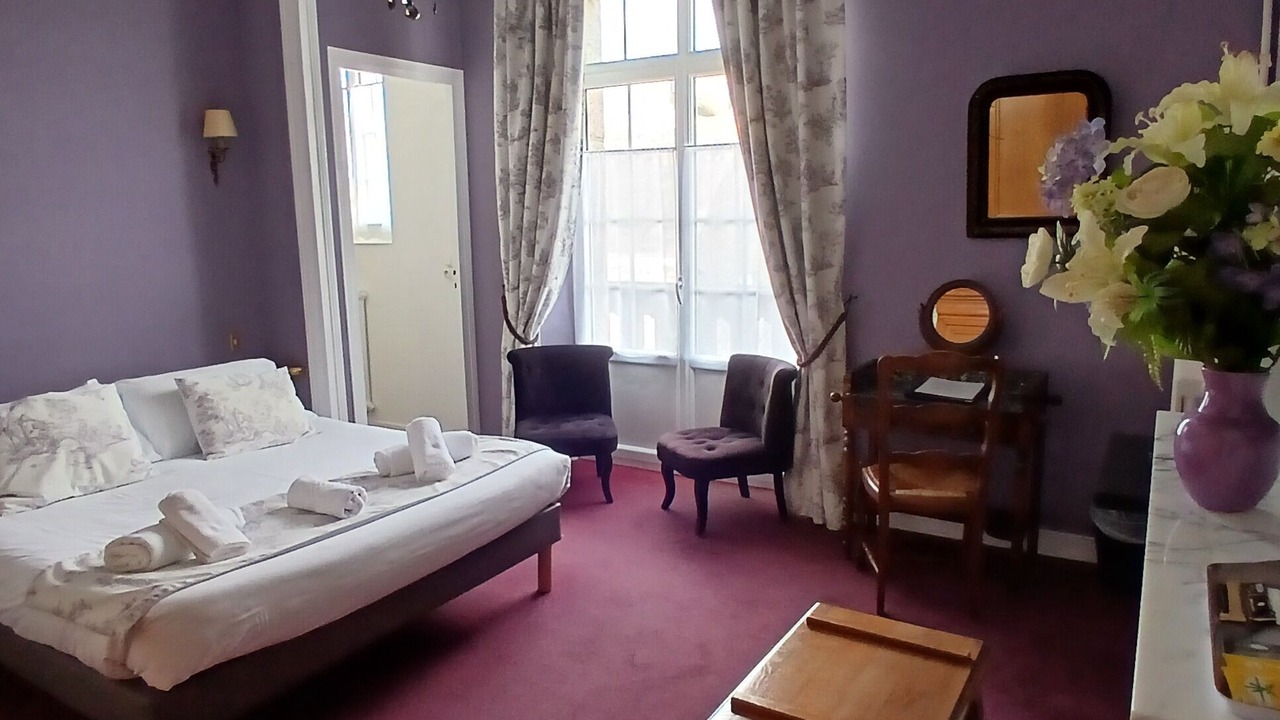 Photo of Bedroom in Saint-Vaast-la-Hougue