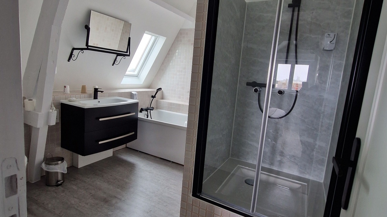 Photo of Bathroom in Saint-Vaast-la-Hougue