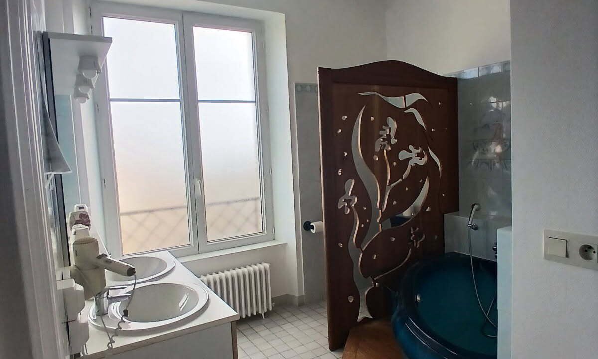 Photo of Bathroom in Saint-Vaast-la-Hougue