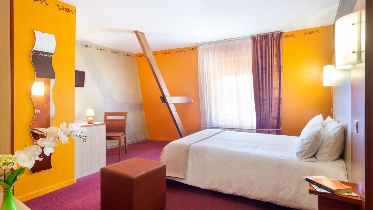 Photo of Bedroom in Chinon