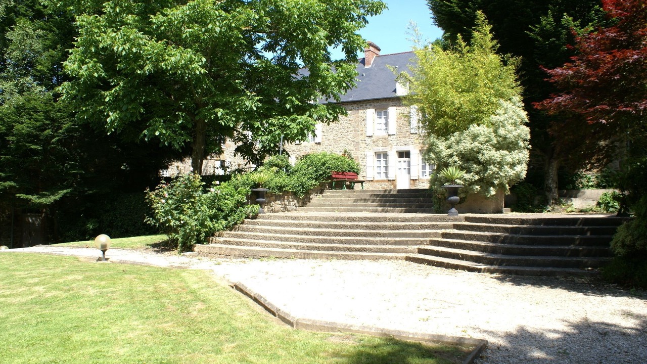 Photo of Patio Balcony in Combourg