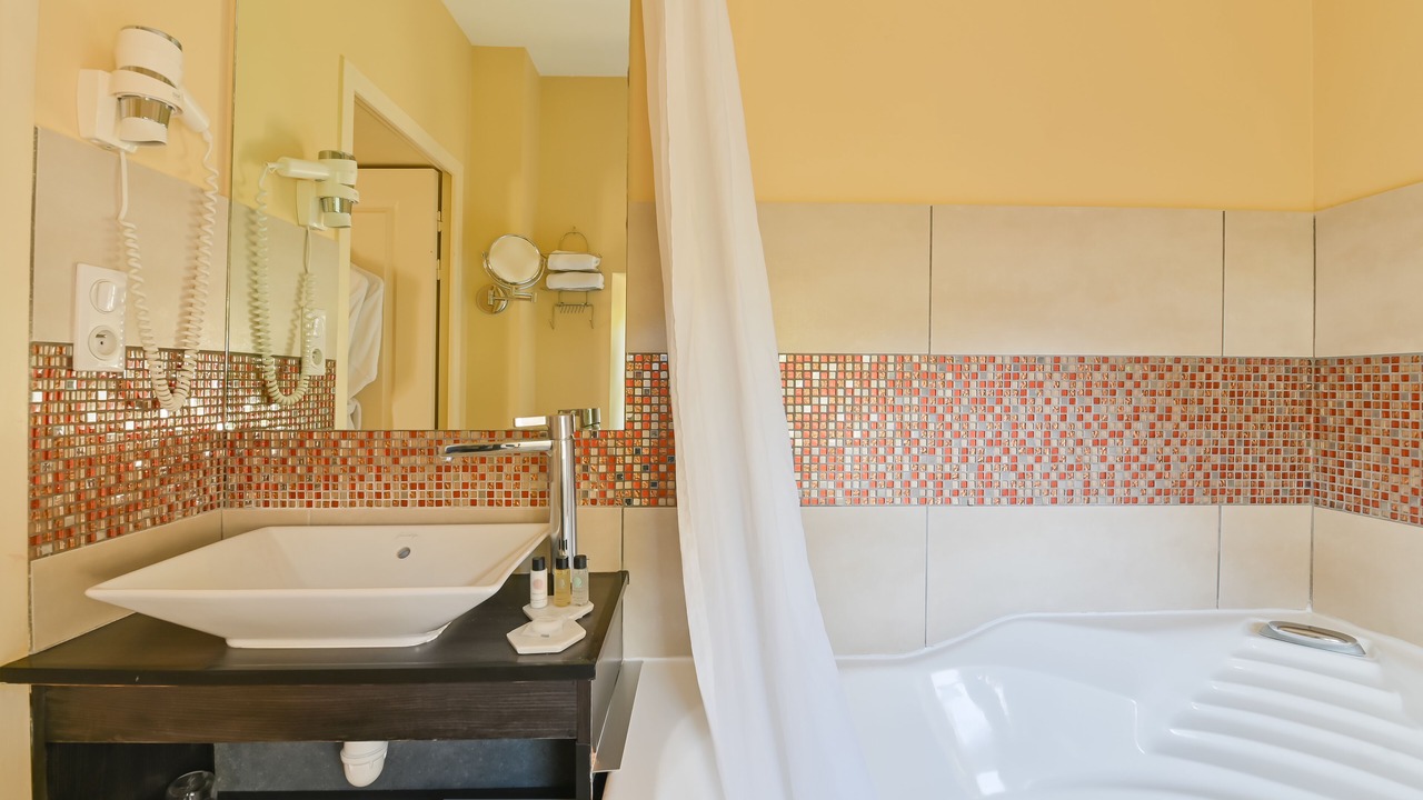 Photo of Bathroom in Saint-Paul-Trois-Chateaux