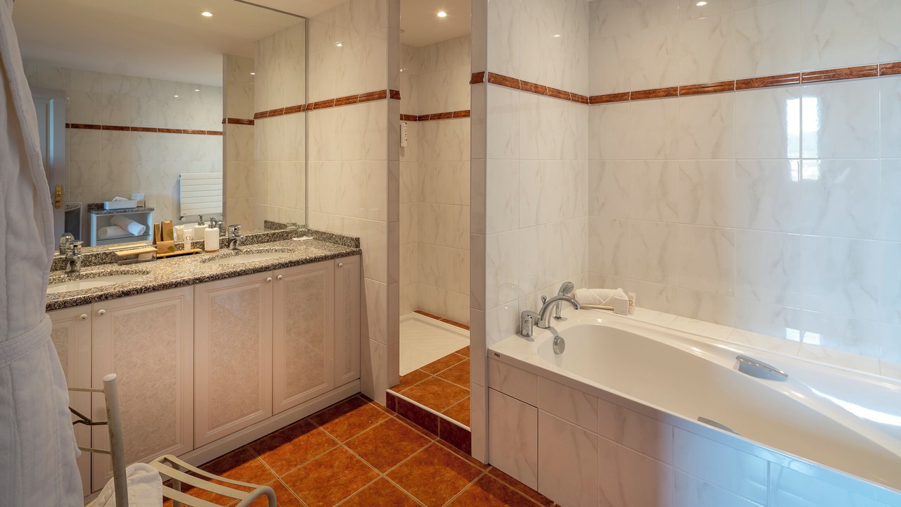 Photo of Bathroom in Condrieu