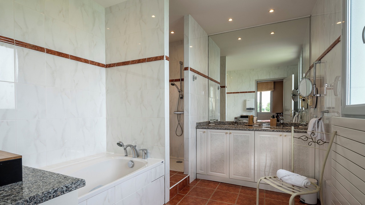 Photo of Bathroom in Condrieu