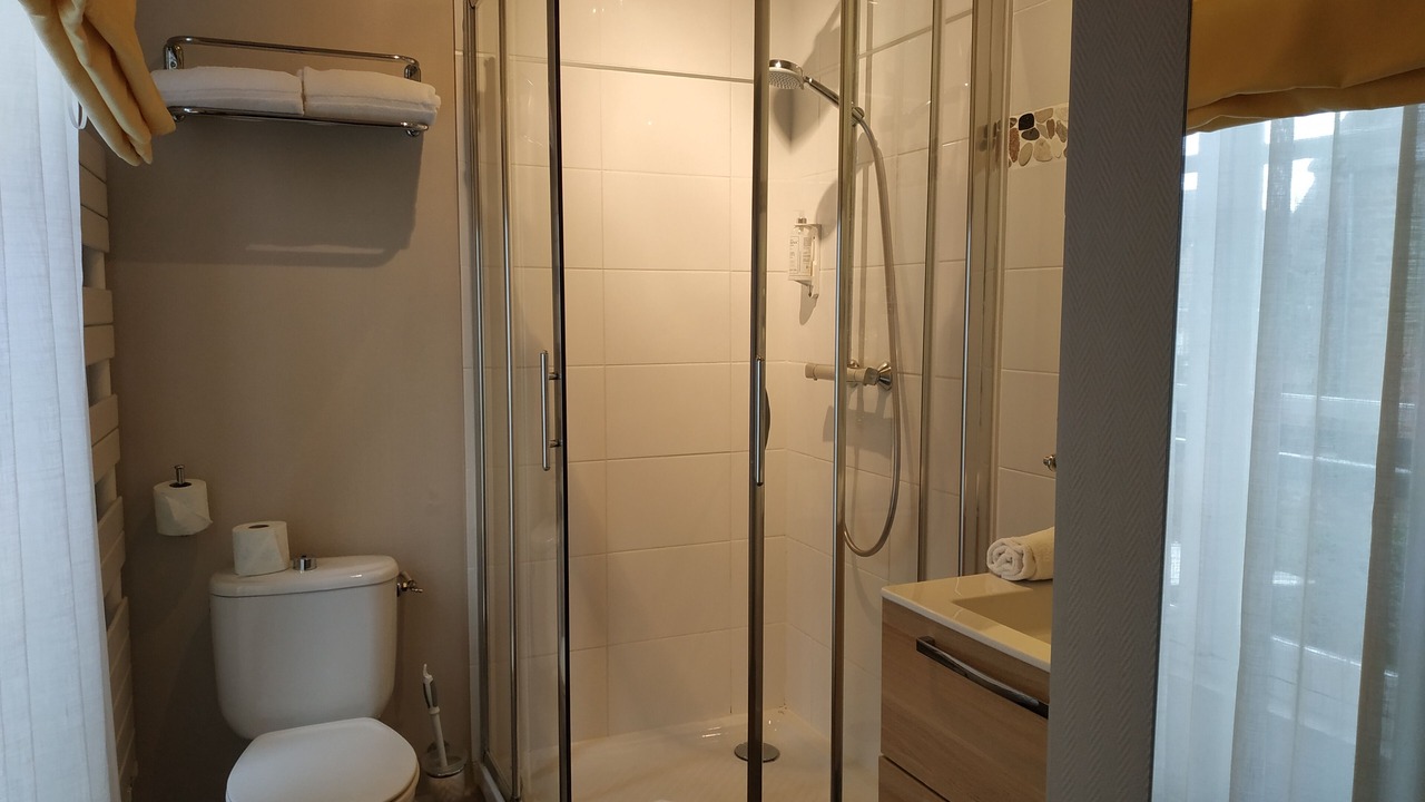 Photo of Bathroom in Saint-Servan
