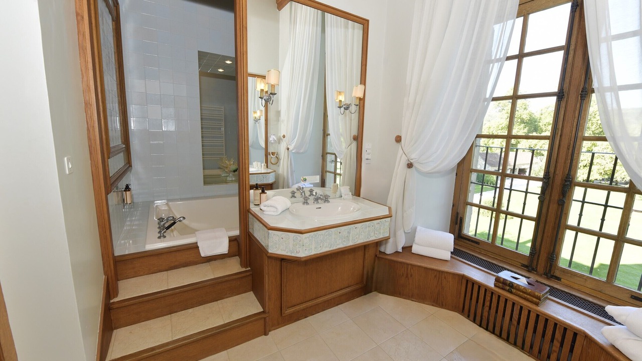 Photo of Bathroom in Vault-de-Lugny