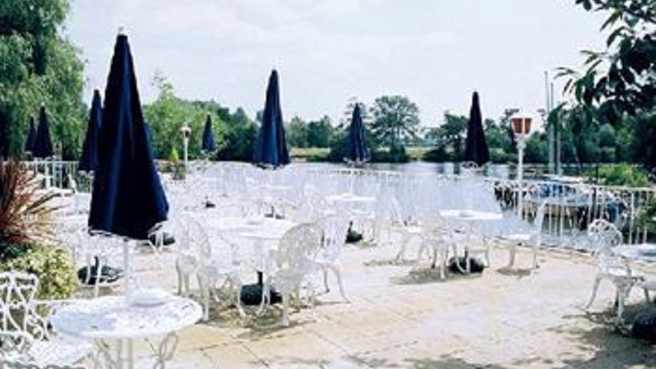 Photo of Outdoor in Shepperton