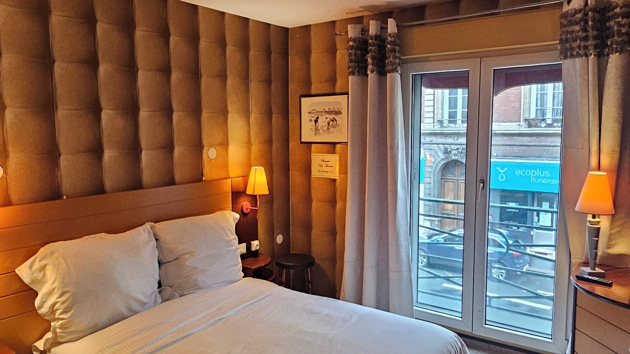 Photo of Bedroom in Rouen City Centre