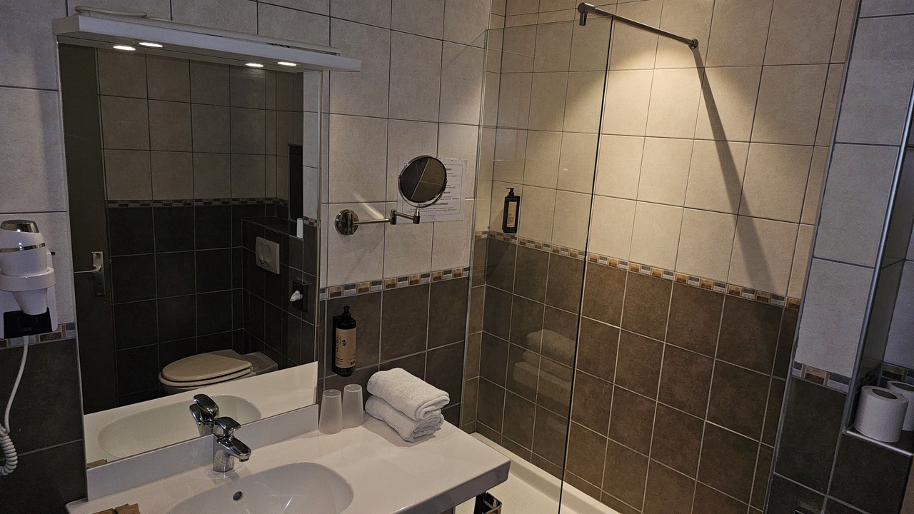 Photo of Bathroom in Rouen City Centre