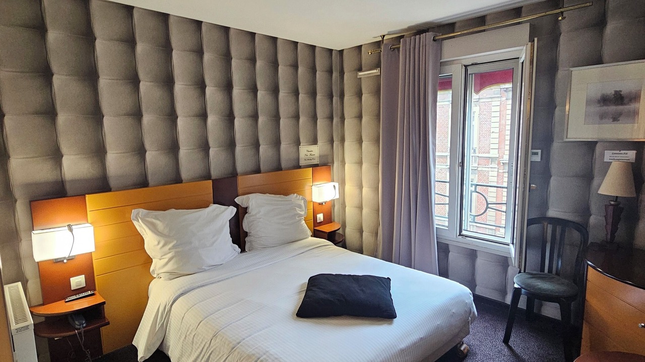Photo of Bedroom in Rouen City Centre