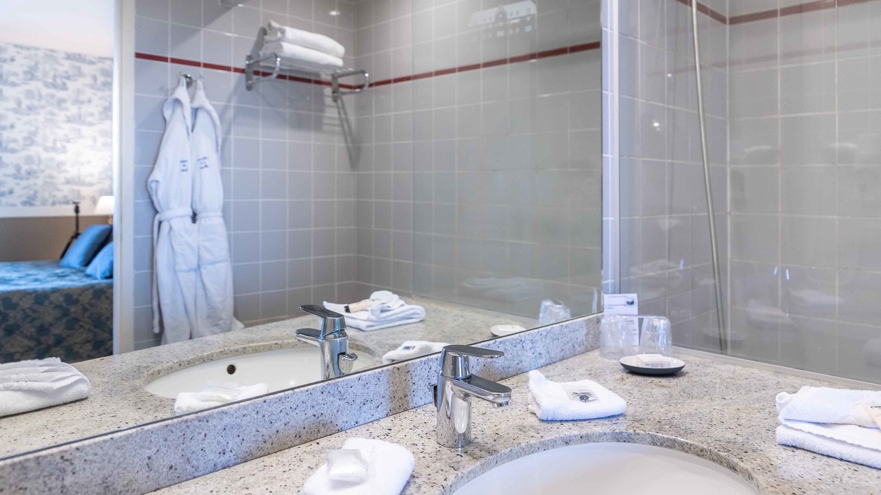 Photo of Bathroom in Cricqueboeuf