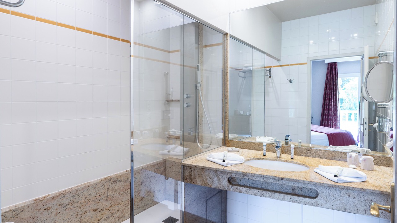 Photo of Bathroom in Cricqueboeuf