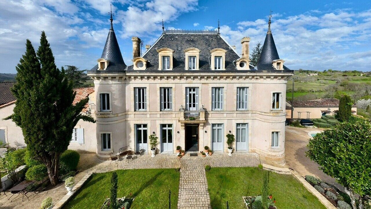 Photo of Buildings in Monpazier