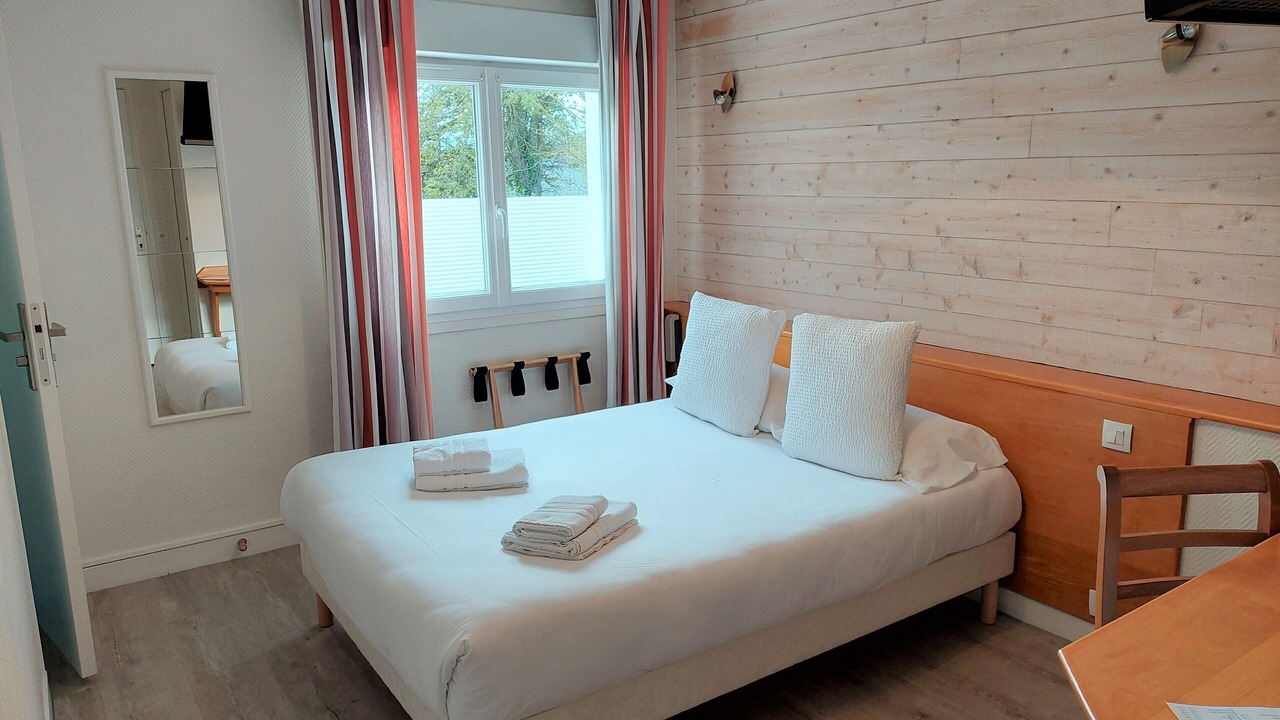 Photo of Bedroom in Tracy-sur-Mer