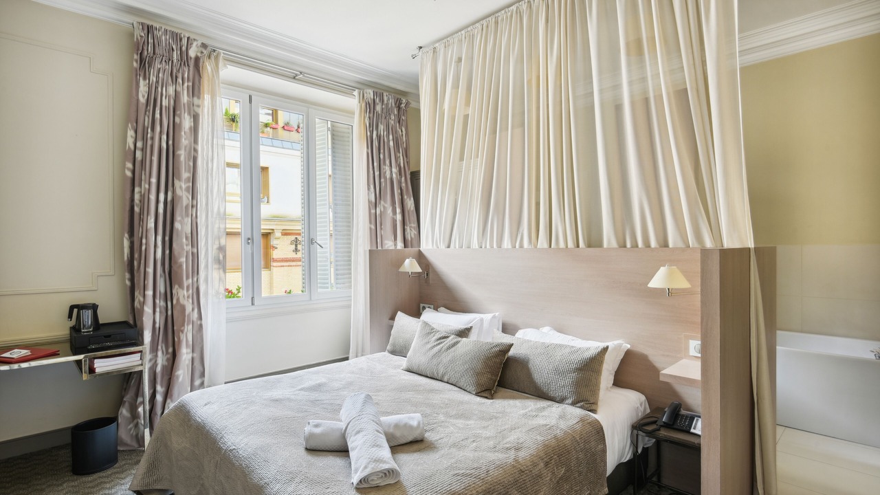 Photo of Bedroom in Porte-Dauphine