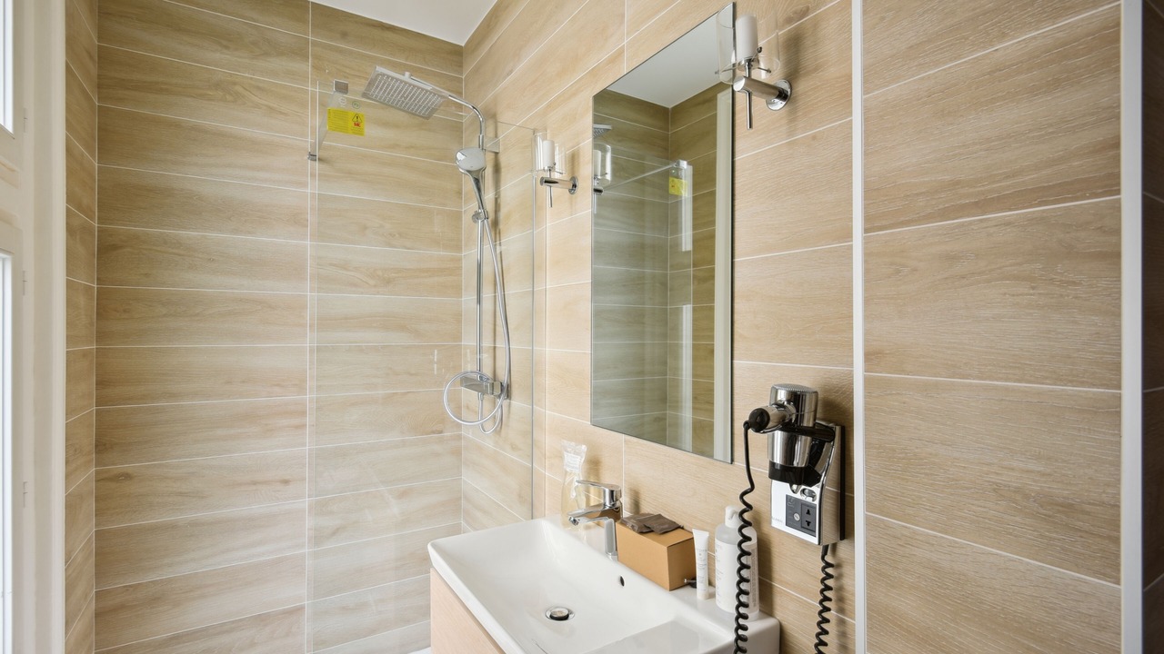 Photo of Bathroom in Porte-Dauphine