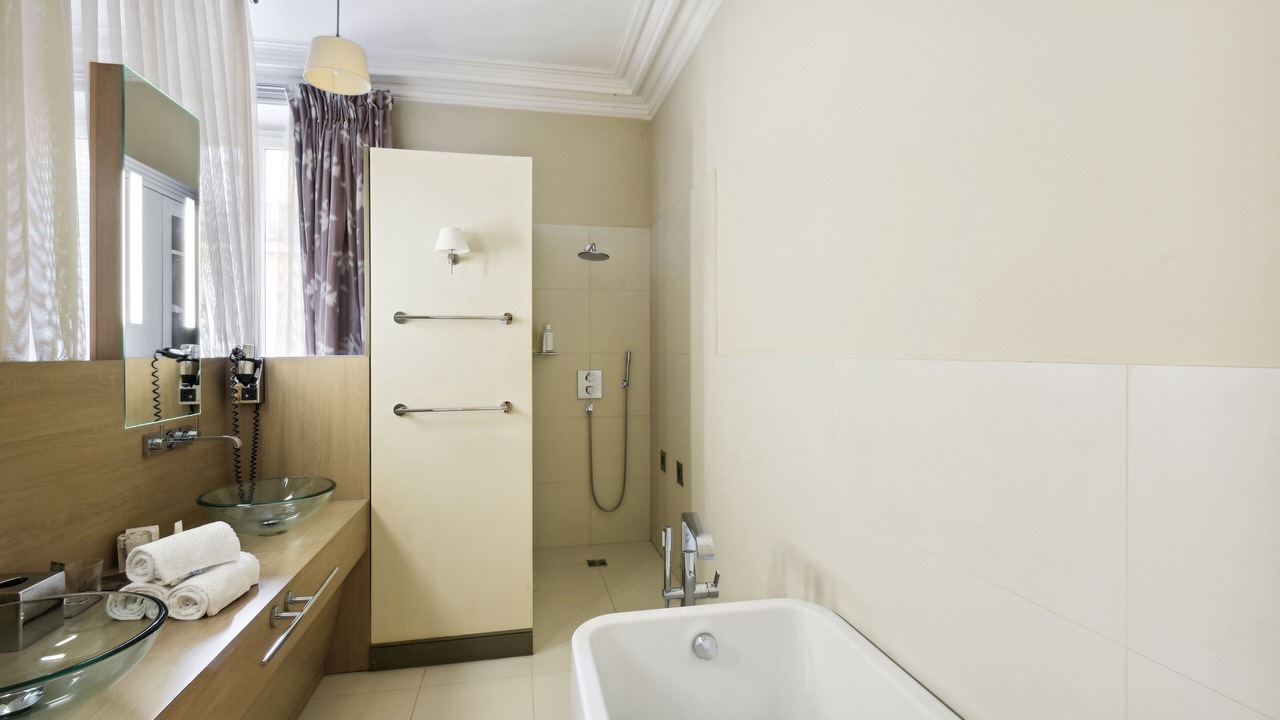Photo of Bathroom in Porte-Dauphine