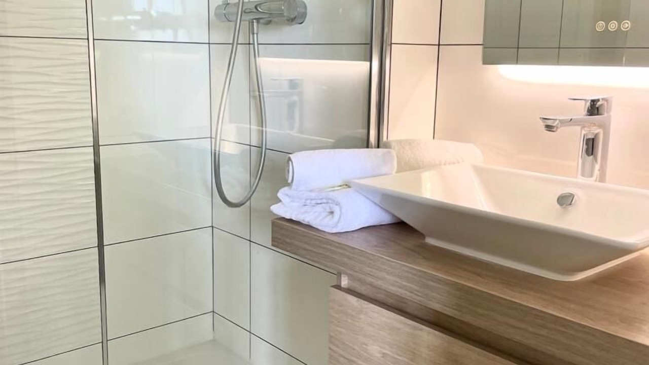Photo of Bathroom in Saint-Gatien-des-Bois
