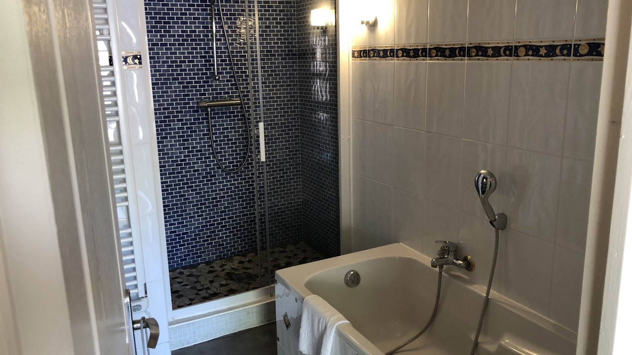 Photo of Bathroom in Dolancourt