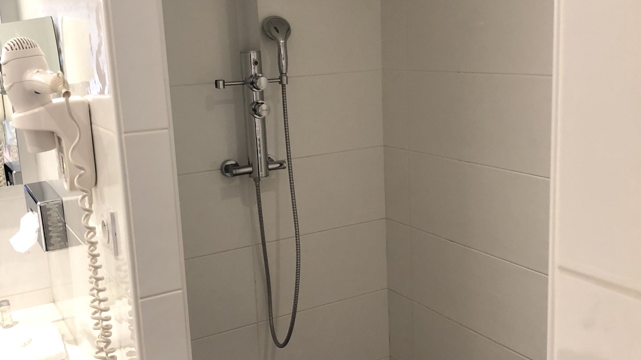 Photo of Bathroom in Dolancourt