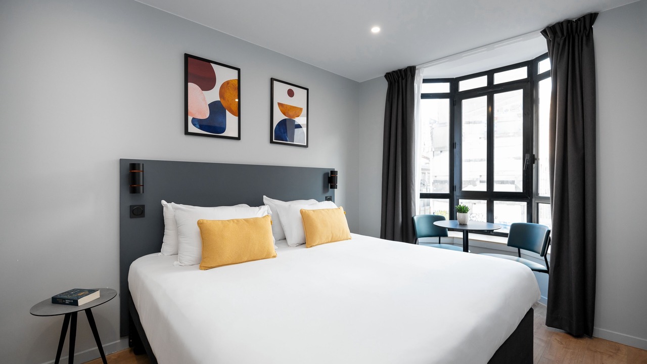 Photo of Bedroom in 10th Arrondissement