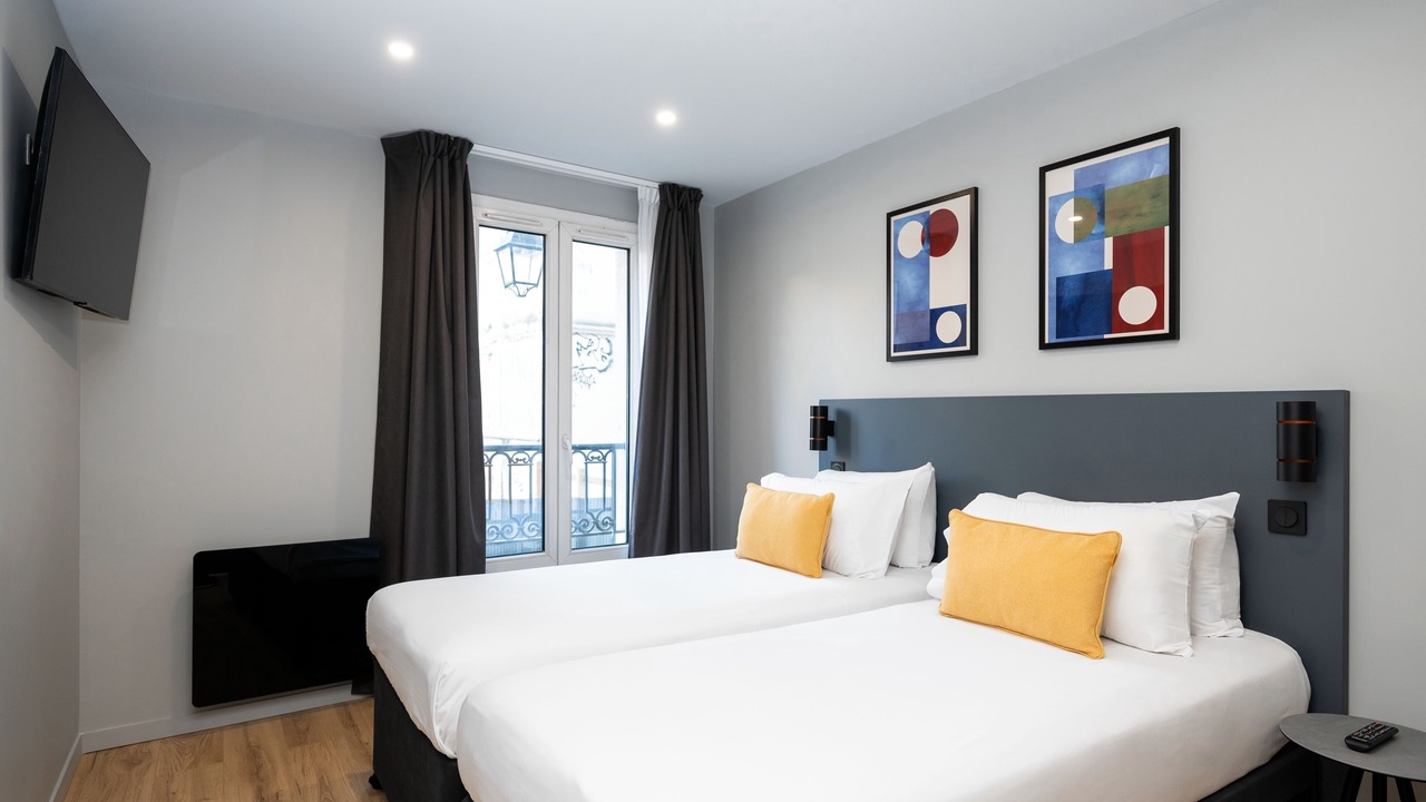 Photo of Bedroom in 10th Arrondissement